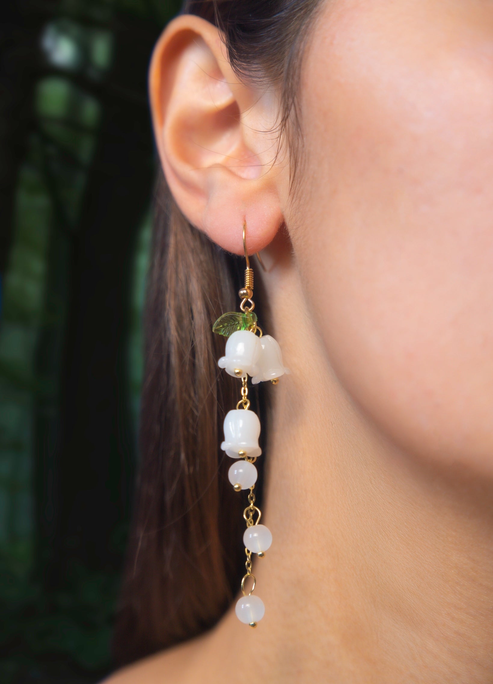 2025 New Sweet Temperament Small Fresh Bamboo White Lily of the Valley Flower Earrings Elegant and Gentle Asymmetric Earrings
